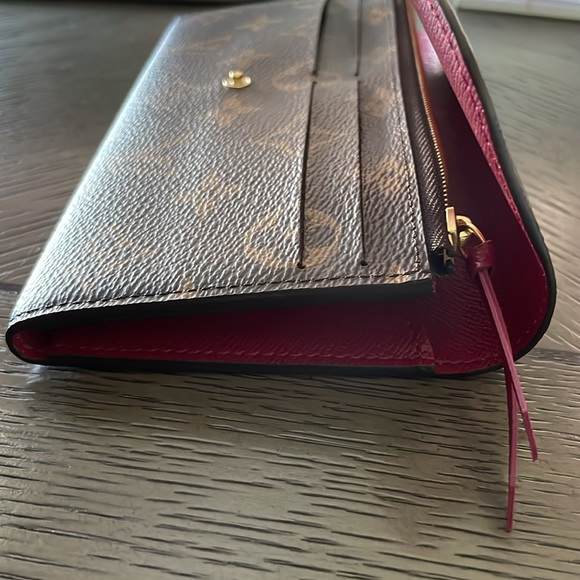 Louis Vuitton Emilie Wallet - Picture 9 of 16